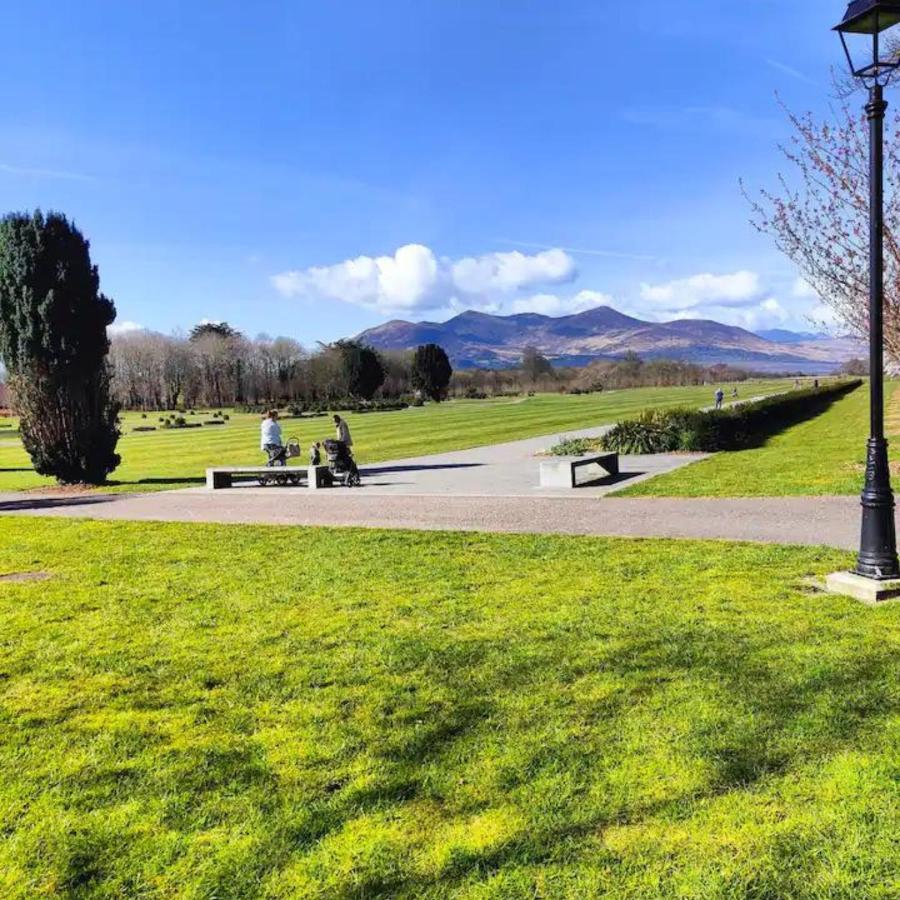 Spacious 2 Bedroom Apartment In Killarney Exterior photo